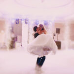 Cu ce ​​ar trebui să-mi surprind soția?