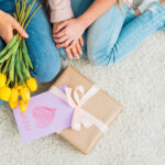 Cu ce ​​ar trebui să-mi surprind soția?